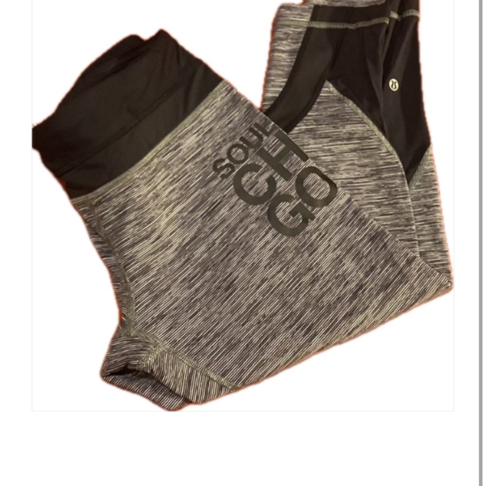 Lululemon limited edition crop leggings SOUL CH GO size 10, 20”long